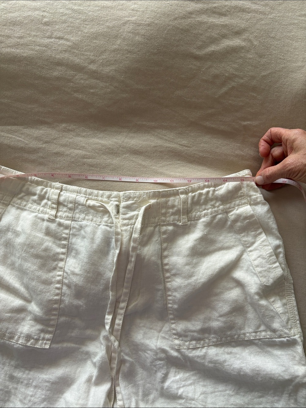Liz Claiborne Cream Drawstring Linen Shorts - Picture 6 of 7